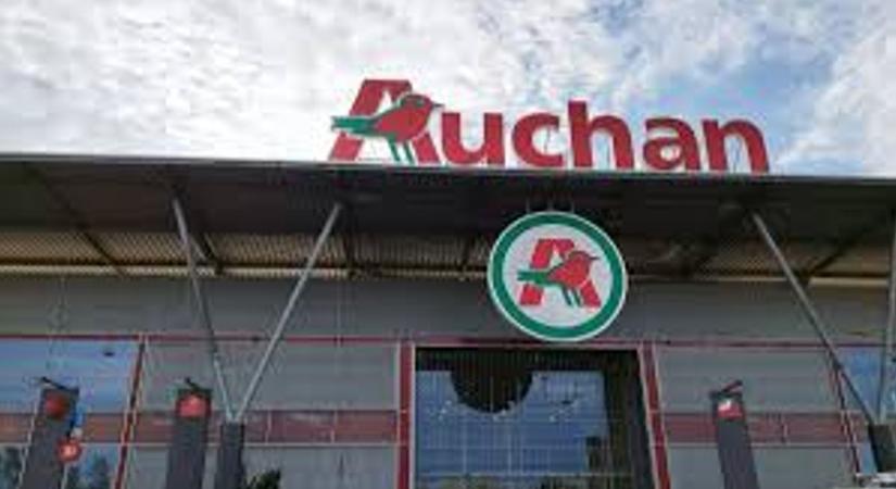 Nem hagyta annyiban! Hősként cipeli a Facebook a miskolci Auchan rejtélyes angyalát