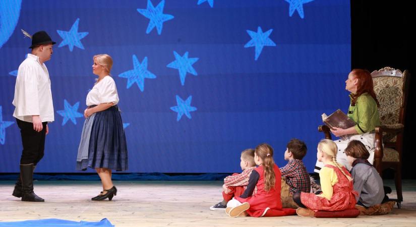 Vészharangkongatás helyett János vitézke!