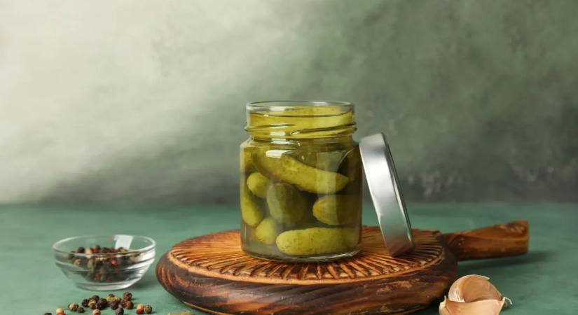 Nem is gondolnád, hogy mennyi mindenre jó a savanyú uborka leve