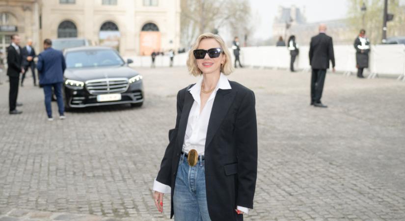 Naomi Watts megmutatja a 2026 tavaszi farmer–blézer páros tökéletes változatát