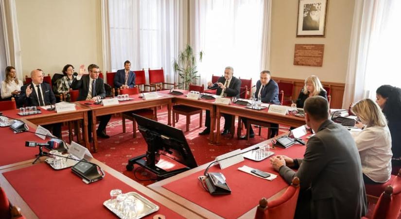 Ukrán aranykonvoj: hamarosan kiderülhet, kinek szánták a pénzt