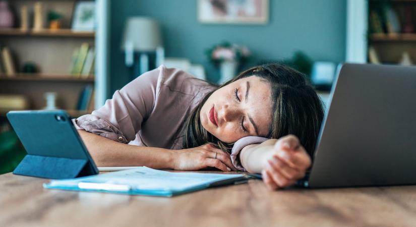 3 jel, hogy az agyad titokban lassítja a karrieredet, és ahogyan változtathatsz