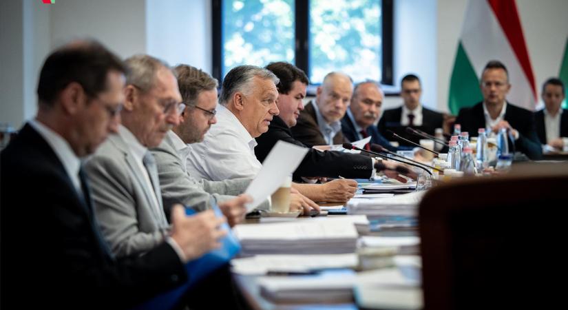 Orbán Viktor a gazdaszervezetek és a fuvarozók képviselőivel egyeztetett