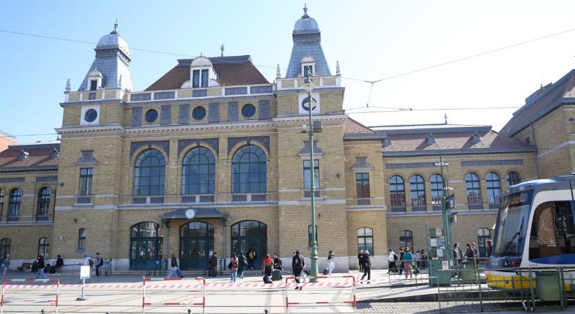 Markolók lepték el a szegedi nagyállomást – sokan csak nézték, mi pedig kiderítettük mi történik