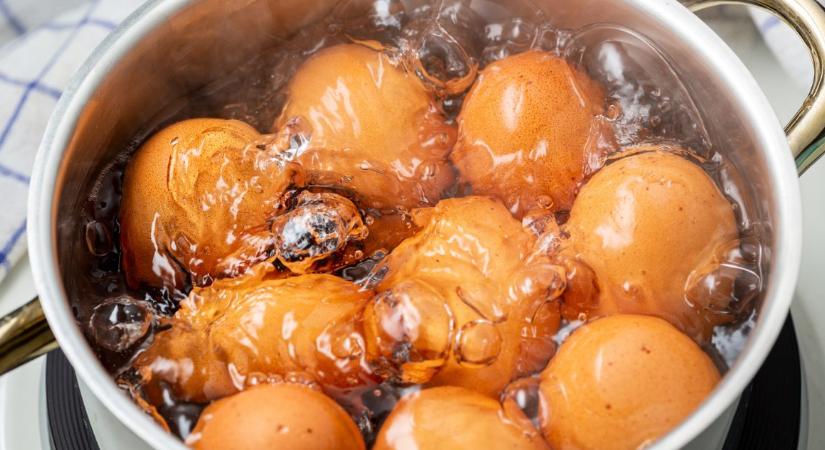 Ne öntsd ki! Ezért érdemes megtartani a tojásfőzés után maradt vizet