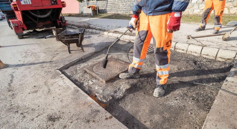 Új parkolóhelyeket létesítettek a városban: ezzel vége a közlekedési káosznak! (videó)