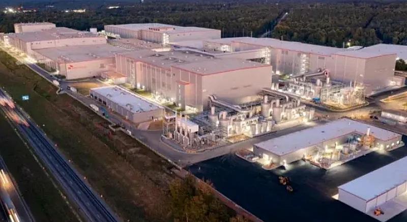 Közel ezer embert bocsát el az SK On