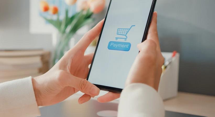 Napi félmillió csomagot kezelnek a vámhatóságok, pörög az e-kereskedelem