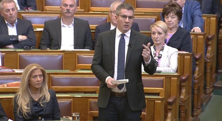 Itt a bejelentés, törvénymódosítás jöhet az „ukrán aranykonvoj” miatt