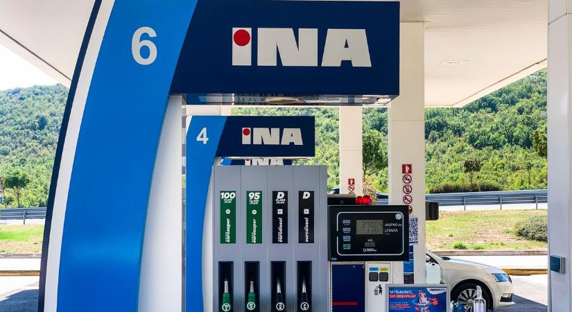 Döntött a kormány: Magyarország közvetlen szomszédjában azonnal bevezették az üzemanyag hatósági árát, óriási drágulás készült - keddtől ennyibe kerül a benzin és a dízel