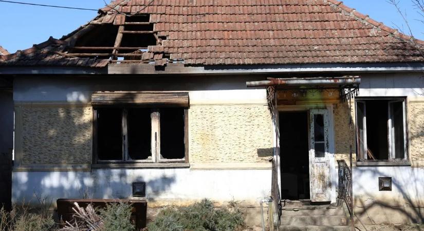 Akkora volt a füst, hogy nem tudták kihozni a férfit – lakástűzben hunyt el a györteleki lakos