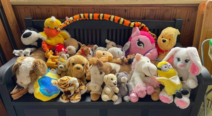 Te kidobnád ezeket? Valaki megmentette a csapatot az utcáról