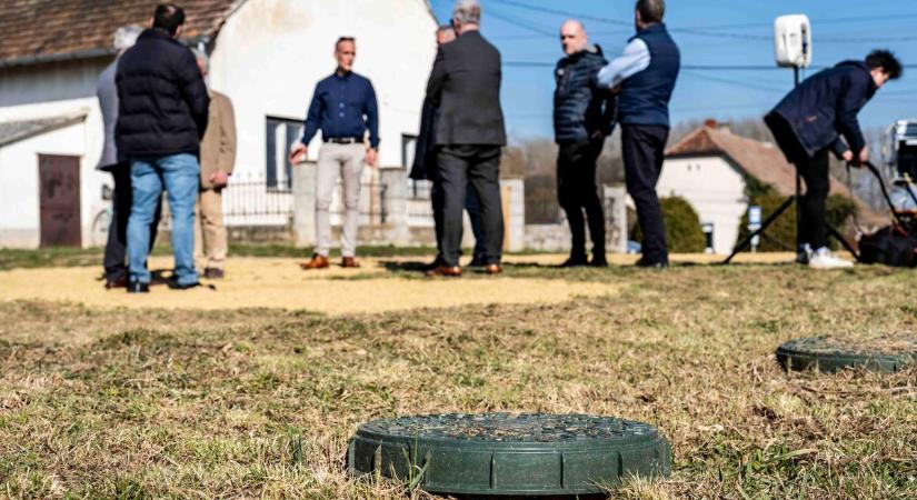 Nagy fejlesztés egy kis falu életében: szennyvíztisztító rendszert adtak át Keléden