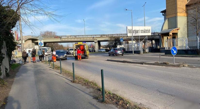 VIDEÓ – Drámai hétfő: gyalogosgázolás a halálos pécsi zebránál (FOTÓK)