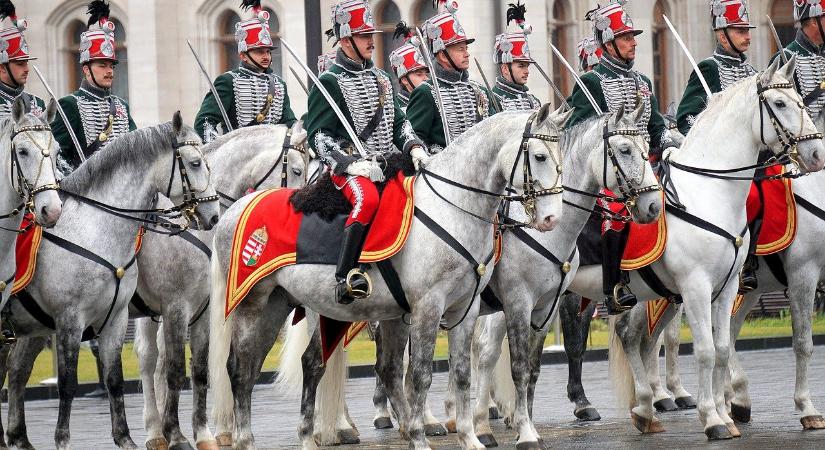 Huszárgyerek, huszárgyerek…