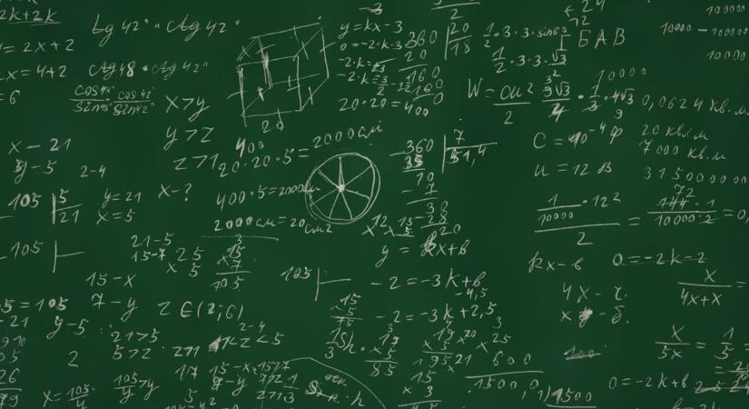 Nemzetközi Matematika Napja: tangram, origami, kirigami, fonalgrafika és gyufás rejtvények Győrben