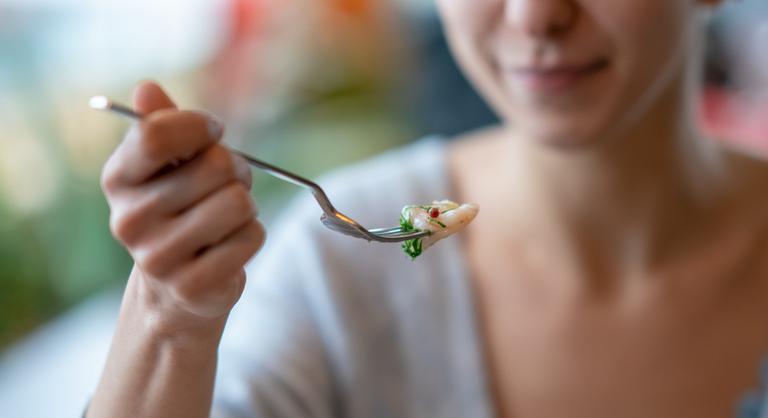 Rájöttek, miért nem érzik az ízeket tartósan egyes Covid-betegek