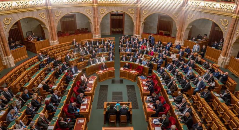 Választás előtti utolsó plenáris ülését tartja a Parlament