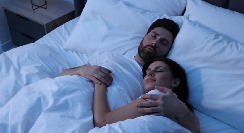 Milyen pózban alszotok a pároddal? Ezt árulja el a kapcsolatotokról