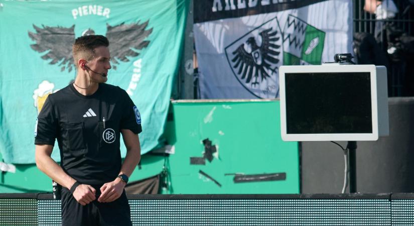 Meglépte a VAR-ellenes szurkoló Dárdai mérkőzésén, amit eddig senki sem mert