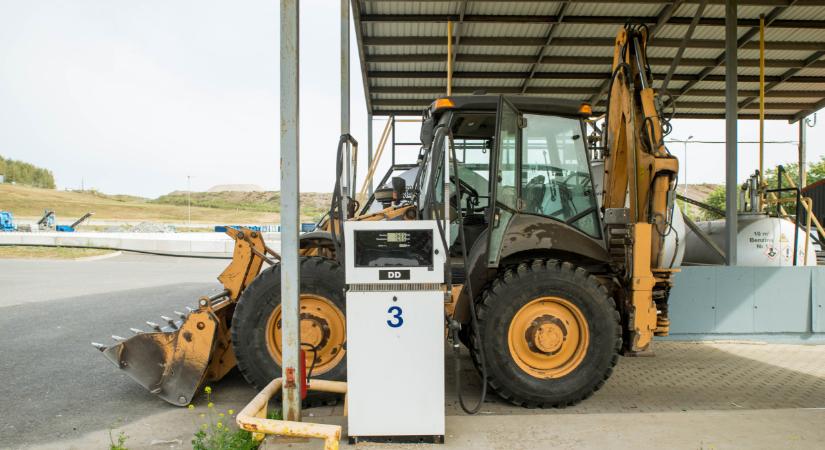 Itt a bejelentés: fontos dolgot közölt Orbán Viktor az üzemanyagokról