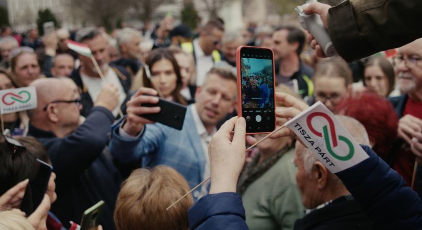 Ahogy a példátlan siker nyomasztó felelősséggé válik – Megnéztük a Magyar Péter-dokumentumfilmet