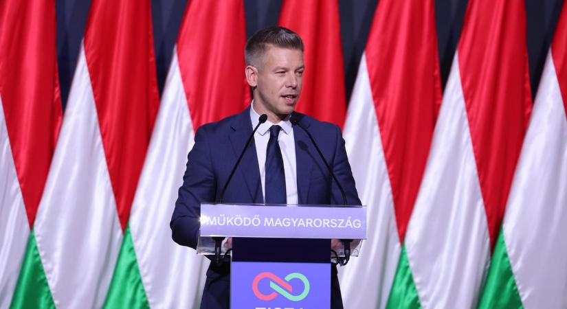 „Ez továbbra is állami nyerészkedés” - Magyar Péter reagált arra, hogy a benzinre és gázolajra is védett árat vezetett be a kormány