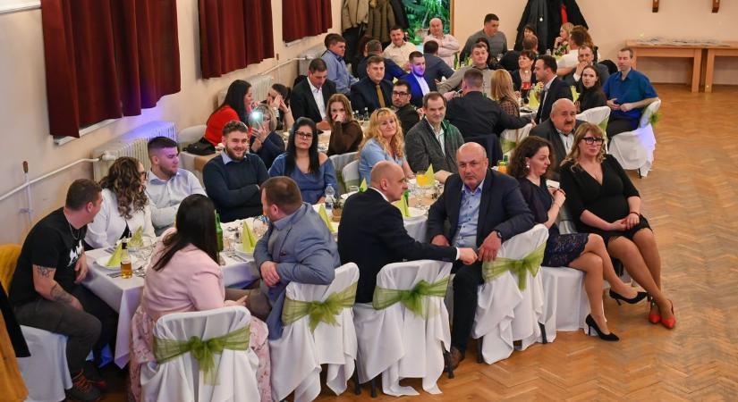 Mulatság jó ügyért: a helyi tűzoltókat támogatta az idei Jánosházi Gazdabál