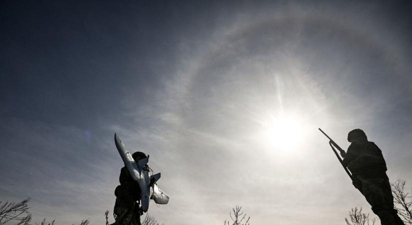 A számok is mutatják: tömik fegyverrel Ukrajnát a nyugati országok