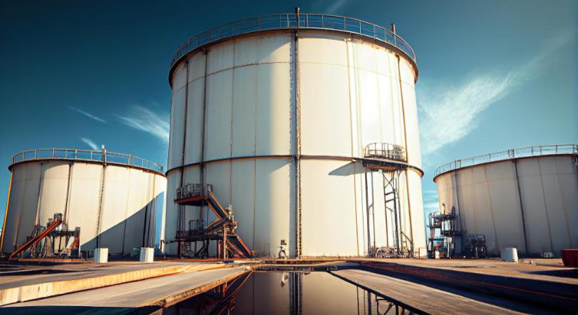 Izrael az iráni olajraktárakat támadta