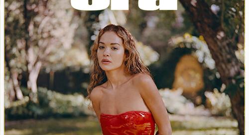 Budapestre érkezik a világsztár énekesnő: Rita Ora először a Budapest Parkban