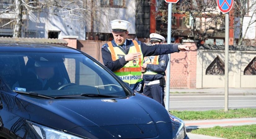Napokig az utakon lesznek és minden kocsiba benéznek, ezért a hibáért bírságolnak a rendőrök