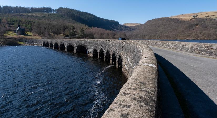 Még mindig nem sikerült azonosítani az arcát vesztő walesi búvárt
