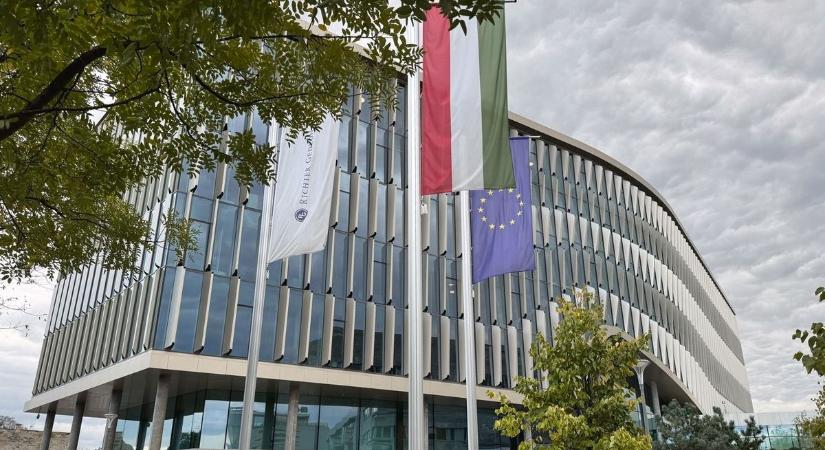 Óriási hozamot kínál a magyar részvény, aminek a 400 forintos euró előny, és nem hátrány