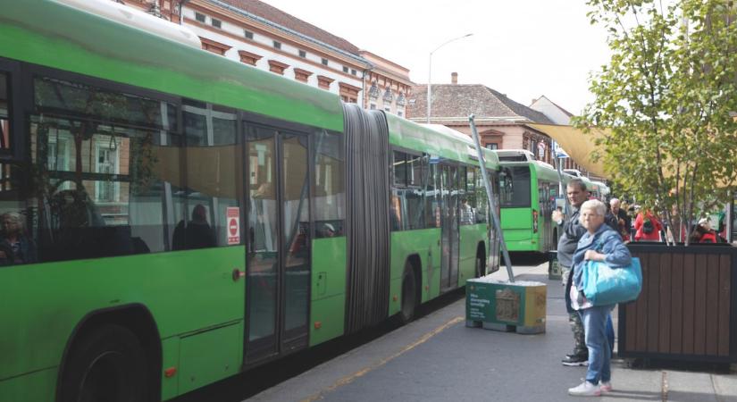 Belülről fúrják a pécsi dolgozók béremelését – de vajon miért?