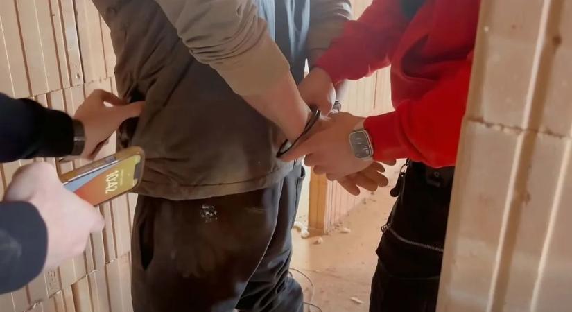 Videón a szexuális ragadozó elfogása