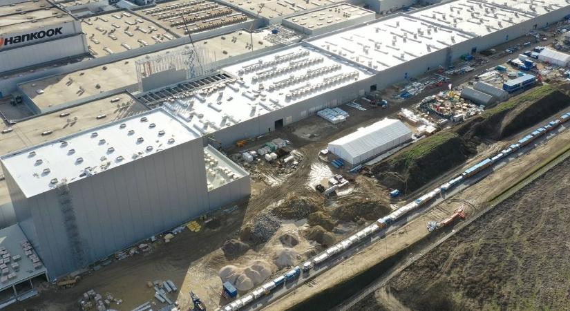 Hihetetlen számok az ország jelenleg egyik legnagyobb kivitelezéséről Dunaújváros határában