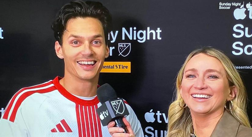 Csak ámulnak az Egyesült Államokban: magyarul köszönt egymásnak a kanadai csapat játékosa és az amerikai riporter