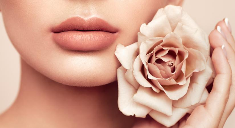 Egy rúzs, ami fehéríti a fogakat? – a francia nők erre esküsznek