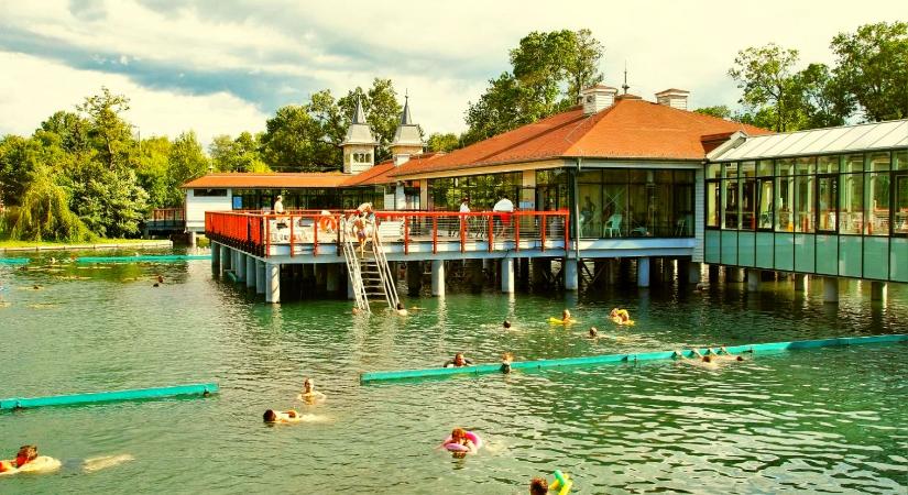 Hévízi Tófürdő: lesz-e ideiglenes fürdőház?