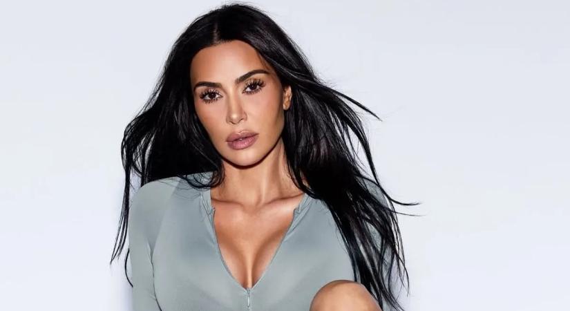 Kim Kardashian új fotói sokkolták a rajongókat – hihetetlenül vékony a dereka