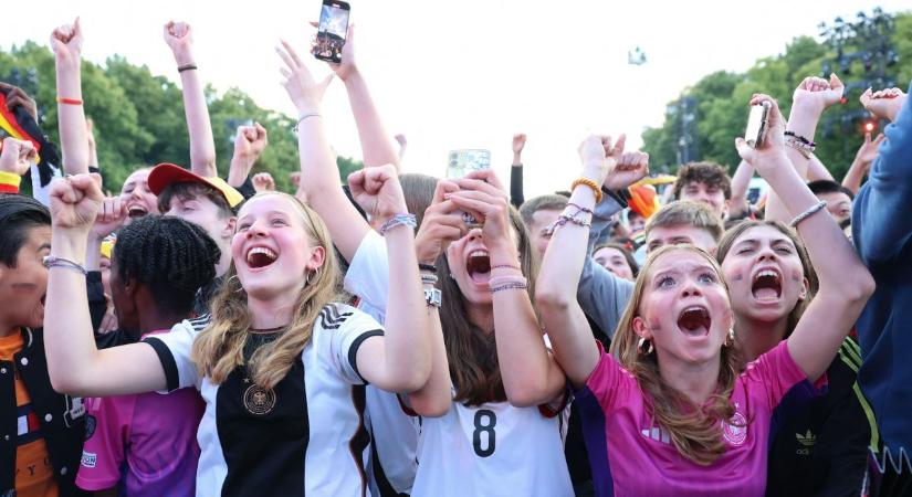 Friss felmérés cáfolja, hogy az európai fiatalok baloldalra szavaznának