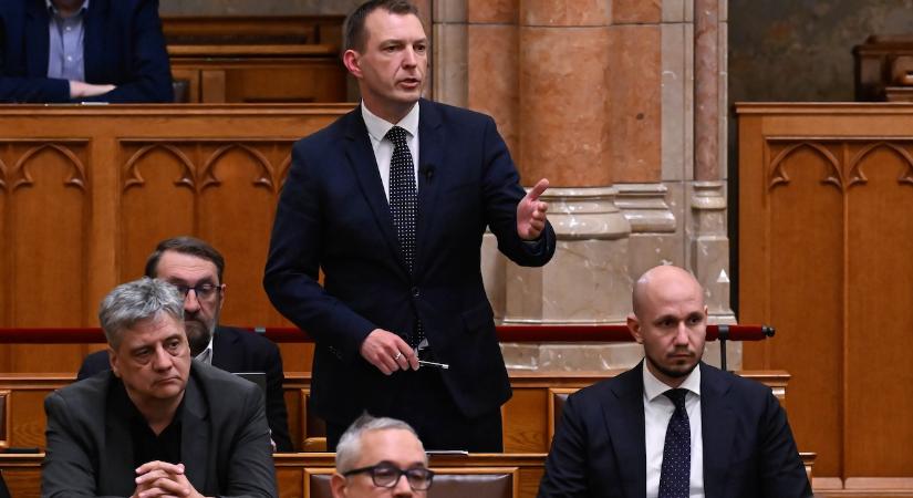 Orbán Viktor a DK-nak: Az ukránok az orosz oldalon álltak szabadságharcaink leverésében