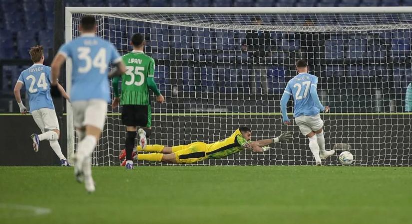 A Lazio a 2. és a 92. percben szerzett gólokkal gyűrte le a Sassuolót