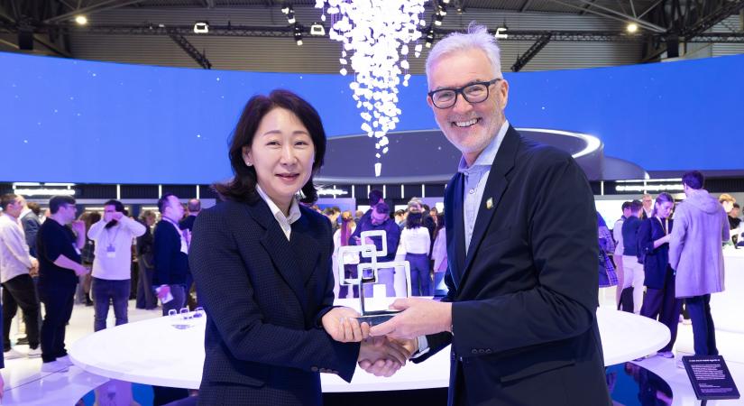 A Samsung mobilja nyerte a Best in Show díjat az MWC-n