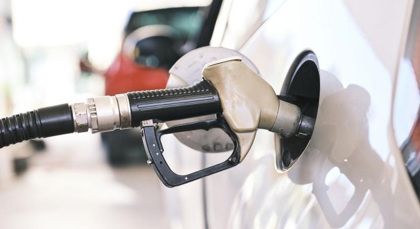 Itt a védett áras üzemanyag-rendszer – megjelentek a kormányrendeletek