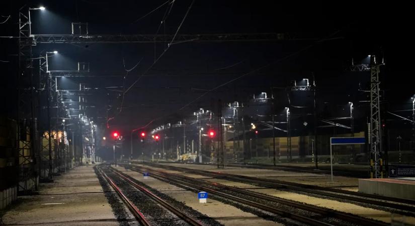 Úgy indították el a teherforgalmat a Budapest–Belgrádon, hogy még a műszaki ellenőrzés sem zárult le