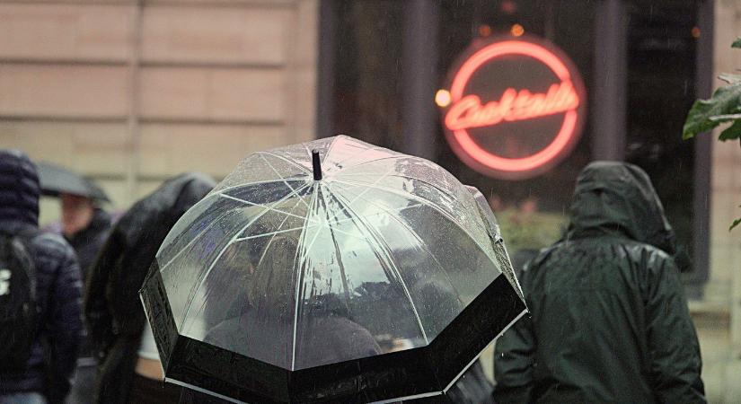 A HungaroMET bombázó időjósa már az érkező zivatarokról beszél, hamarosan villámzáporok csapnak le - Időjárás-előrejelzés