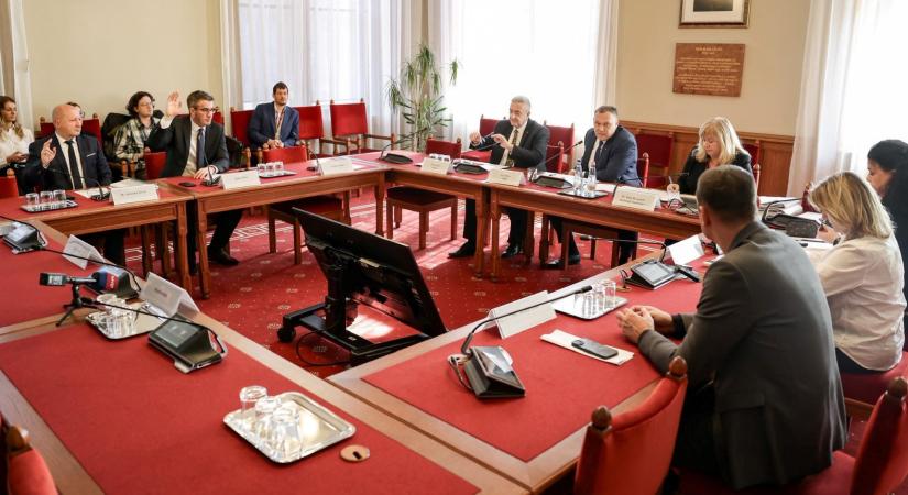 Orosz beavatkozás: Panyi Szabolcs és Rácz András is cáfolja Kocsis Mátét