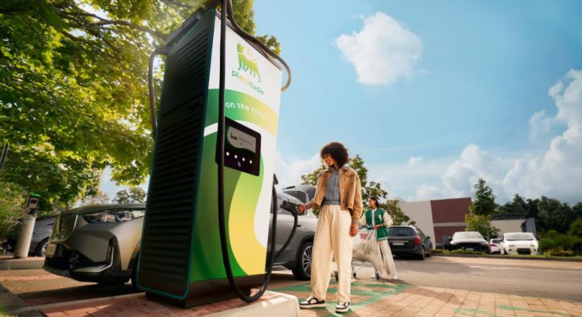 Világhírű tervezőcsapat dolgozik a jövő töltőállomásain